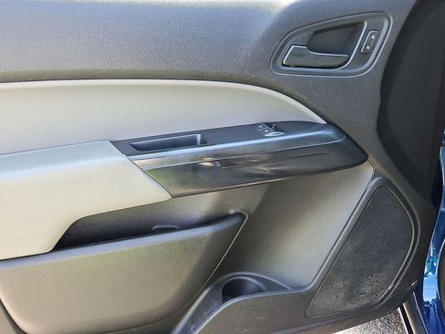 Used 2019 Chevrolet Colorado W/T RWD image 25