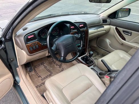 Used 2001 Subaru Outback Limited image 10