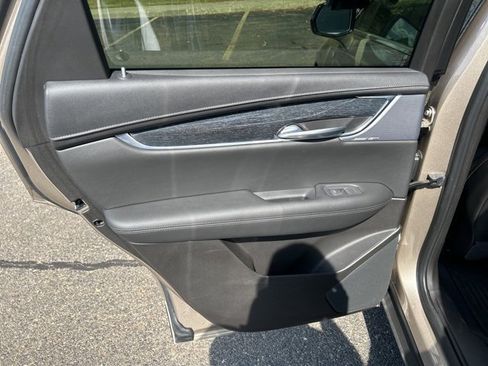 Used 2022 Cadillac XT5 Premium Luxury image 23