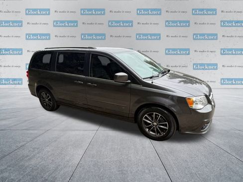 Used 2017 Dodge Grand Caravan GT image 4