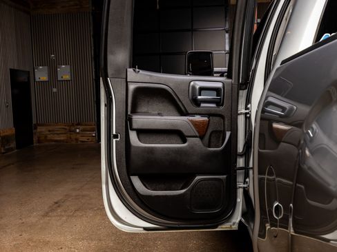 Used 2017 GMC Sierra 1500 SLT w/ Enhanced Driver Alert Package image 34