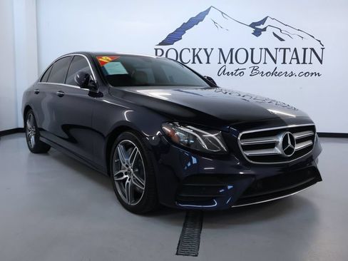 Used 2019 Mercedes-Benz E 300 4MATIC image 1