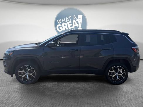 Used 2024 Jeep Compass Limited w/ Sun and Sound Group AWD/4WD image 7