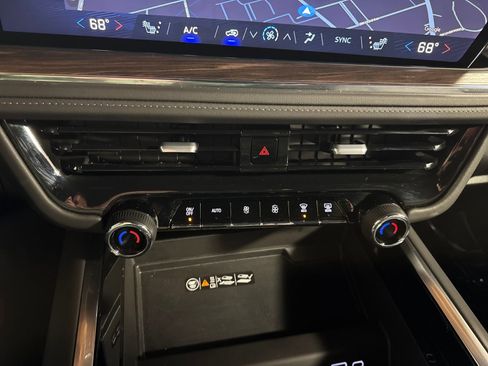Used 2025 Chevrolet Tahoe LT AWD/4WD image 22