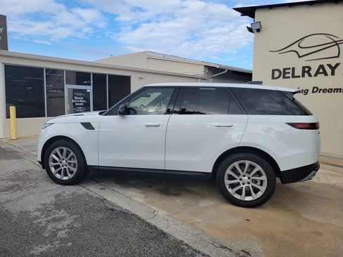 Used 2025 Land Rover Range Rover Sport SE AWD/4WD image 7