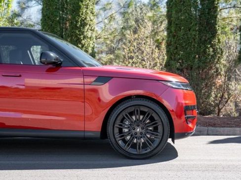 Used 2024 Land Rover Range Rover Sport SE AWD/4WD image 14