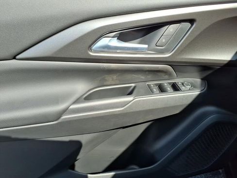 New 2026 Chevrolet Equinox EV LT image 16