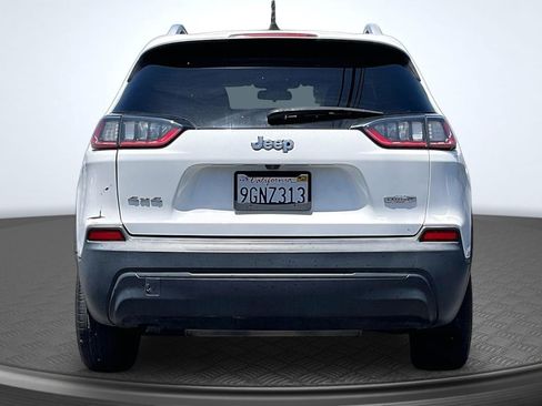 Used 2019 Jeep Cherokee Latitude w/ Popular Appearance Group AWD/4WD image 4