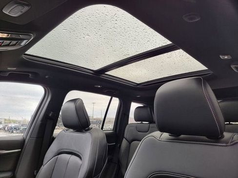 New 2026 Jeep Grand Cherokee Limited AWD/4WD image 4