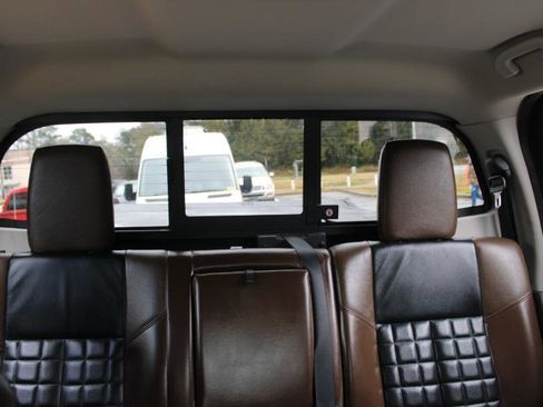 Used 2017 Nissan Titan Platinum Reserve RWD image 15