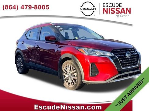 Certified 2021 Nissan Kicks SV image 1