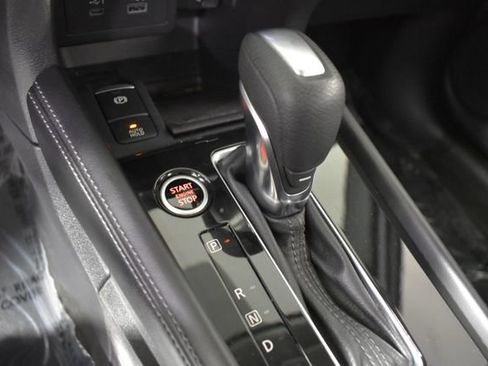 Certified 2023 Nissan Kicks SR w/ SR Premium Package FWD image 18