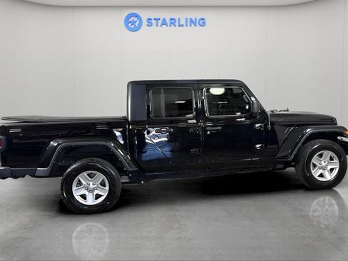 Used 2022 Jeep Gladiator Sport image 11