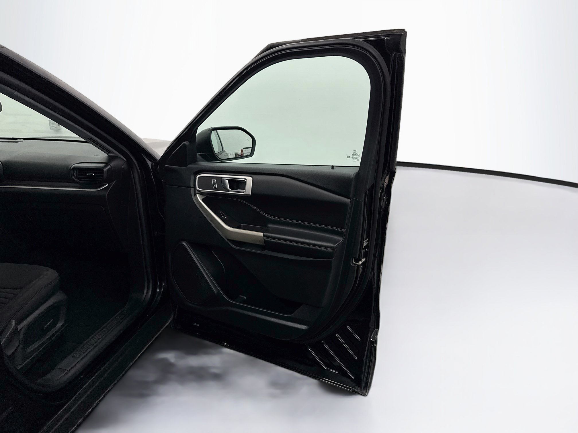 Used 2021 Ford Explorer XLT RWD image 34