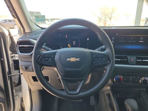 Used 2024 Chevrolet TrailBlazer LS image 11