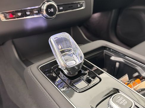 New 2026 Volvo XC90 B5 Core AWD/4WD image 16