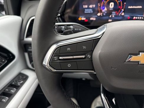 New 2026 Chevrolet Suburban Premier image 25