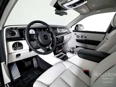 Certified 2025 Rolls-Royce Phantom Sedan image 13