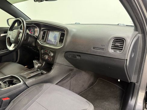 Used 2017 Dodge Charger R/T RWD image 26