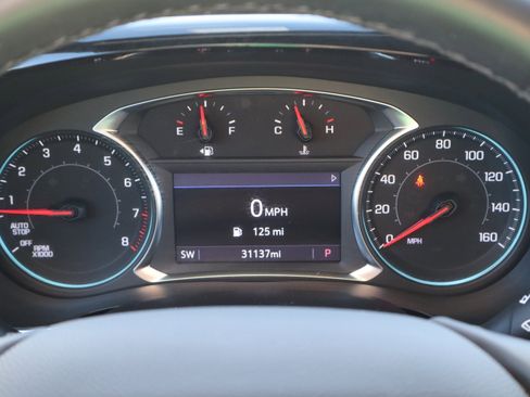 Used 2023 Chevrolet Traverse LT image 30