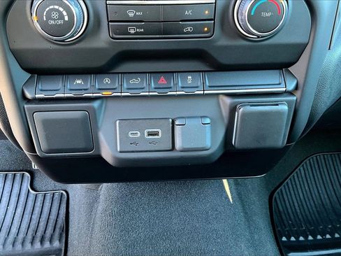 Used 2022 Chevrolet Silverado 1500 Custom image 15