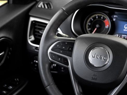 Used 2022 Jeep Cherokee Limited image 26