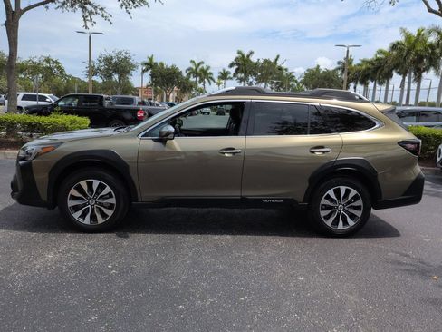 Used 2023 Subaru Outback Touring AWD/4WD image 7