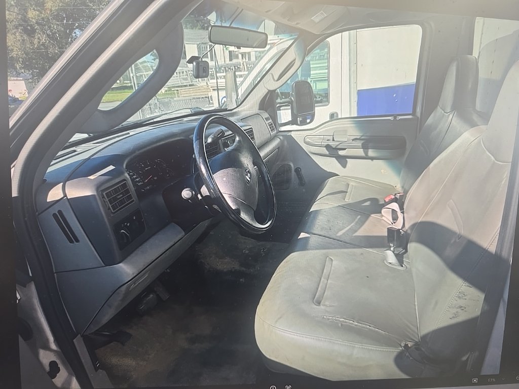 Used 2003 Ford F550 2WD Regular Cab Super Duty image 4