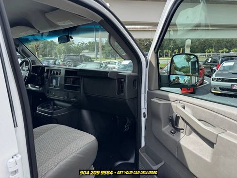 Used 2026 Chevrolet Express 2500 w/ Driver Convenience Package RWD image 31