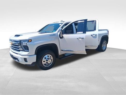 Used 2024 Chevrolet Silverado 3500 High Country w/ Technology Package AWD/4WD image 26
