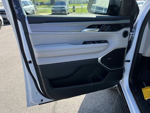 New 2026 Jeep Grand Wagoneer 2WD image 21