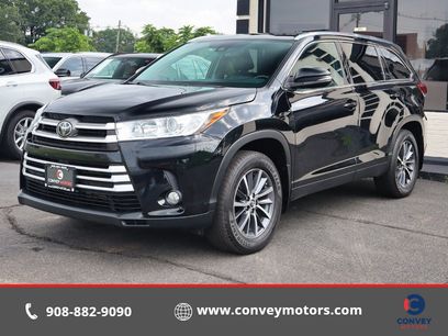 Used 2019 Toyota Highlander XLE w/ Carpet Mat Package (TMS)