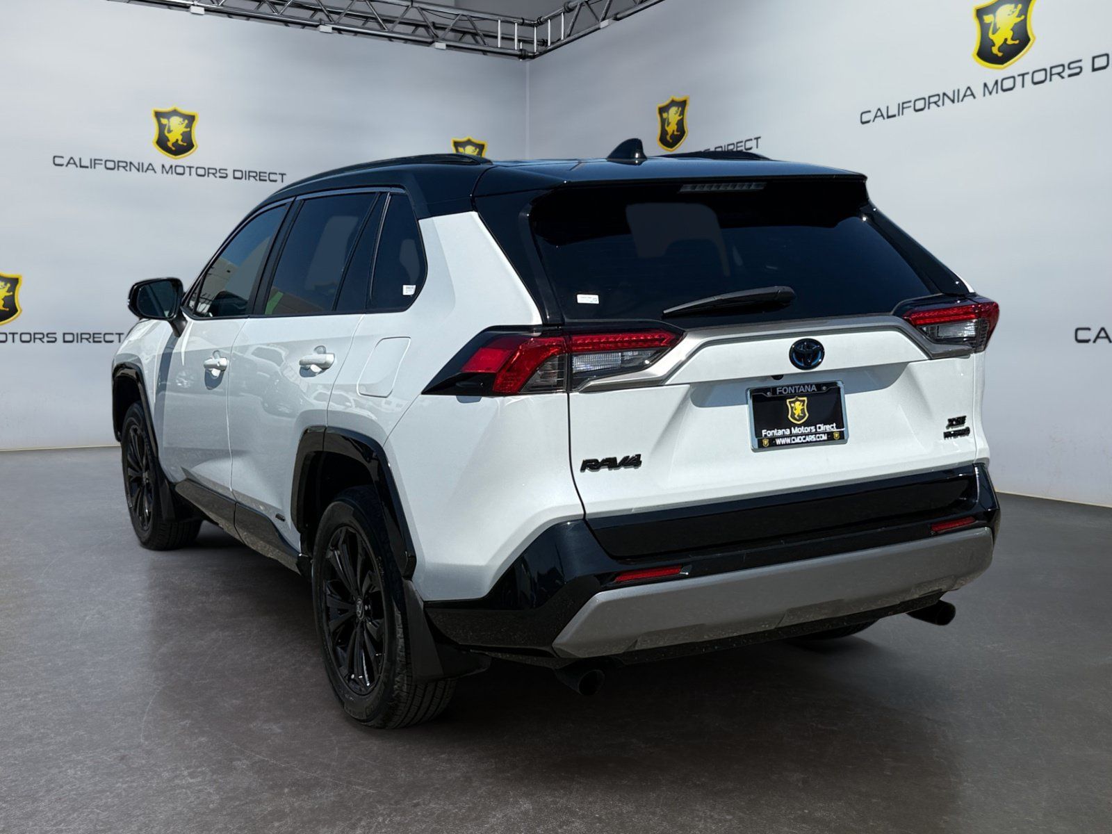 Used 2024 Toyota RAV4 XSE AWD/4WD image 3