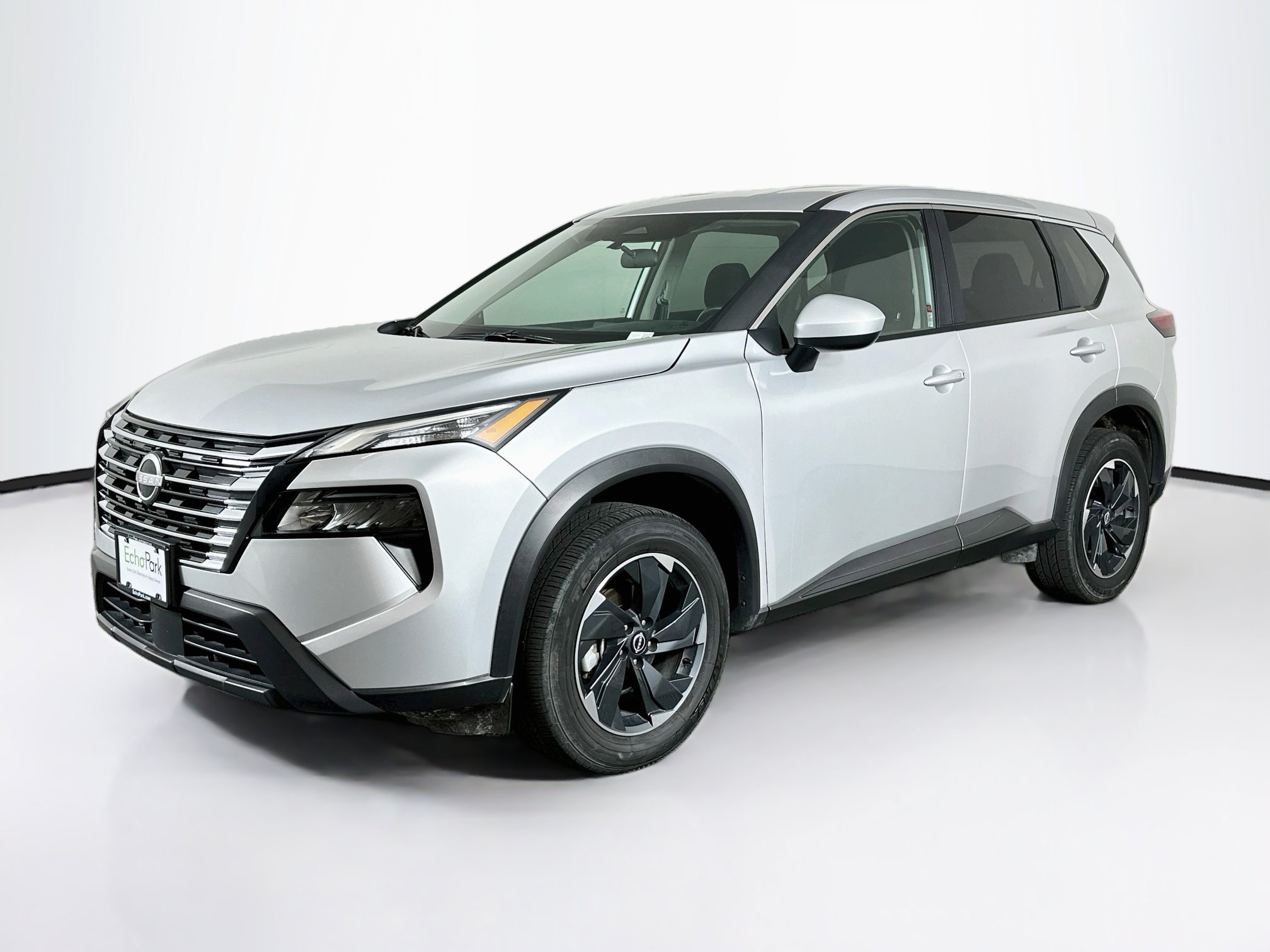 Used 2025 Nissan Rogue SV FWD image 3