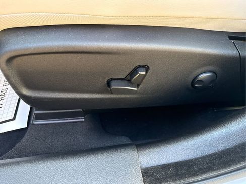 Used 2022 Chrysler 300 Touring L image 37