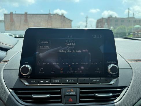 Used 2019 Nissan Altima 2.5 SR w/ SR Premium Package FWD image 10