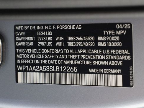 Certified 2025 Porsche Macan image 19