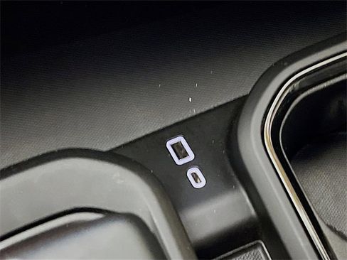 Used 2023 GMC Sierra 1500 AT4 w/ AT4 Premium Package image 21