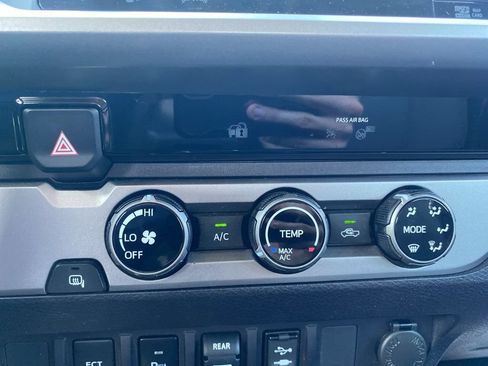 Used 2018 Toyota Tacoma SR5 image 22