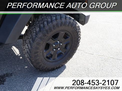 Used 2013 Jeep Wrangler Rubicon AWD/4WD image 9