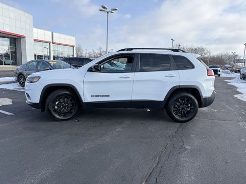 Used 2023 Jeep Cherokee Altitude Lux image 6