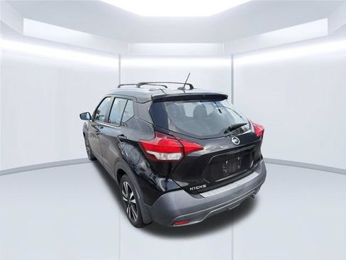 Used 2018 Nissan Kicks SV w/ Exterior Package FWD image 9