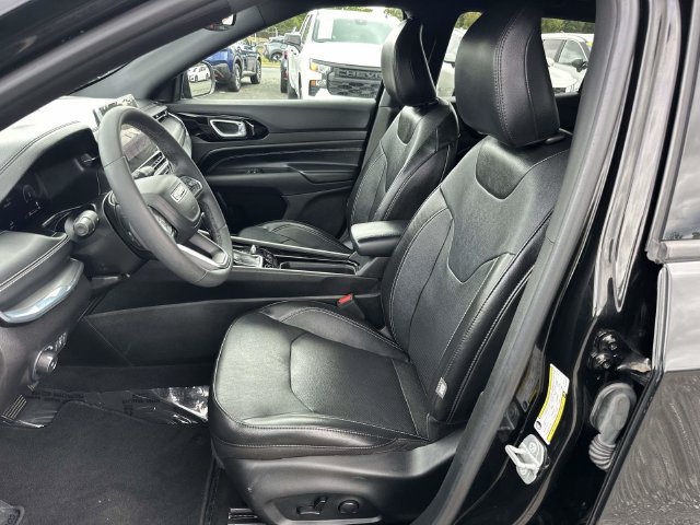 Used 2023 Jeep Compass High Altitude AWD/4WD image 12