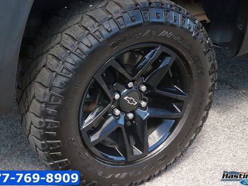 Used 2019 Chevrolet Silverado 1500 LT Trail Boss AWD/4WD image 7