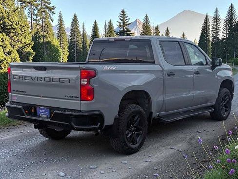 Used 2024 Chevrolet Silverado 1500 Custom Trail Boss w/ LPO, Dark Essentials Package AWD/4WD image 6