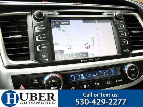 Used 2017 Toyota Highlander Limited AWD/4WD image 8