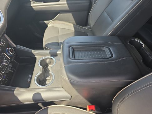 Used 2022 GMC Yukon SLT RWD image 15