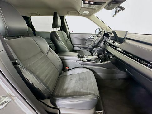 Used 2025 Mitsubishi Outlander SE AWD/4WD image 33