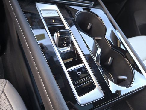 Used 2025 Volkswagen Atlas Cross Sport SEL Premium R-Line image 15