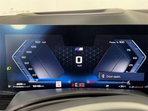 Used 2025 BMW X7 M60i w/ Climate Comfort Package image 3